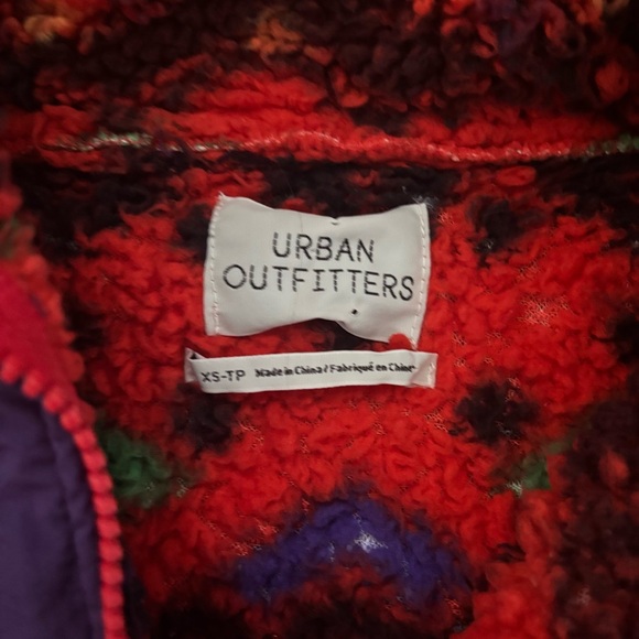 Urban Outfitters  Red and Purple Fleece pull-over Jacket - Picture 2 of 3